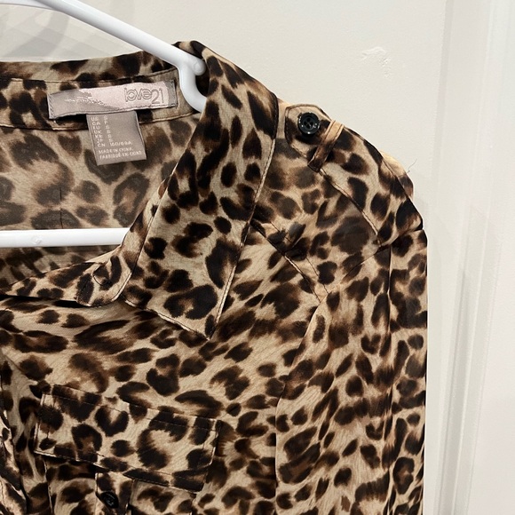 EUC Animal Print Blouse - Brand Love 21 - Picture 7 of 7